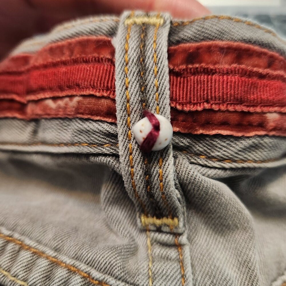 NWOT Woman's Puka Low Rise Gray Denim Boot Cut Jeans W/Red Ribbon Detail Size 28 - Picture 8 of 8